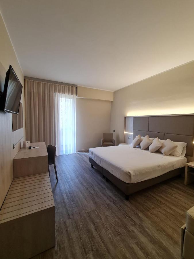 Jr Hotels Gate 7 Bologna Calderara di Reno Exterior photo