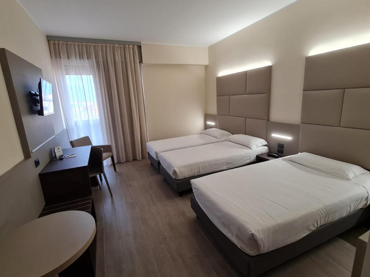 Jr Hotels Gate 7 Bologna Calderara di Reno Exterior photo