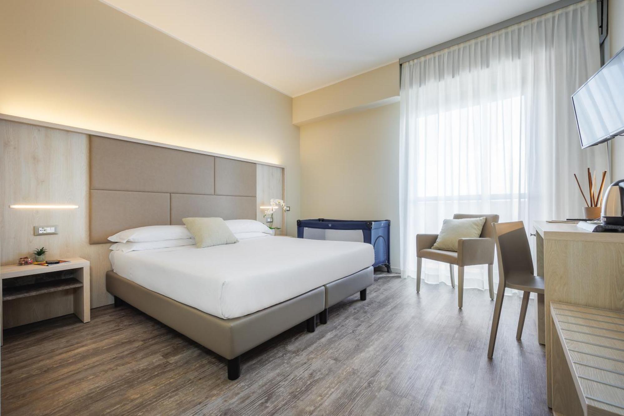Jr Hotels Gate 7 Bologna Calderara di Reno Exterior photo
