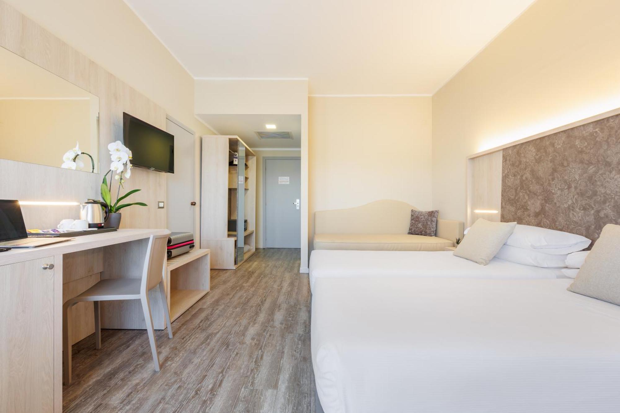 Jr Hotels Gate 7 Bologna Calderara di Reno Exterior photo